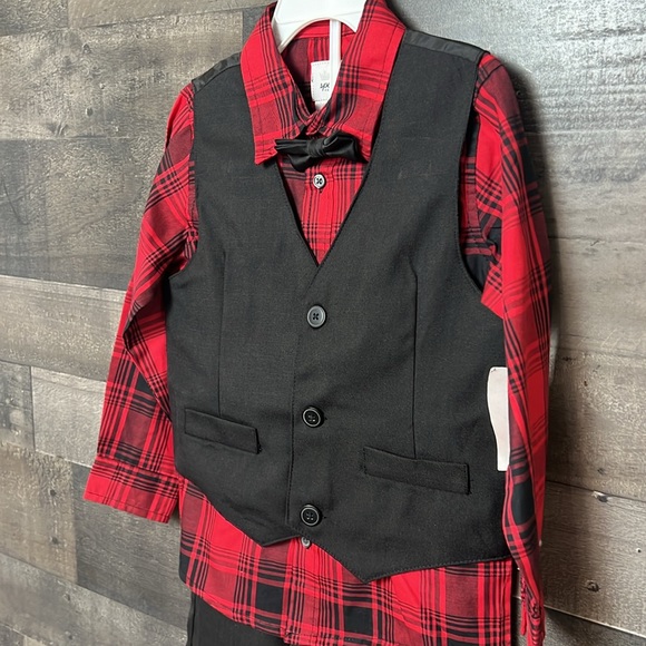 New Handsome Red Plaid 4 Piece Boys Dress Cloths - Picture 2 of 5